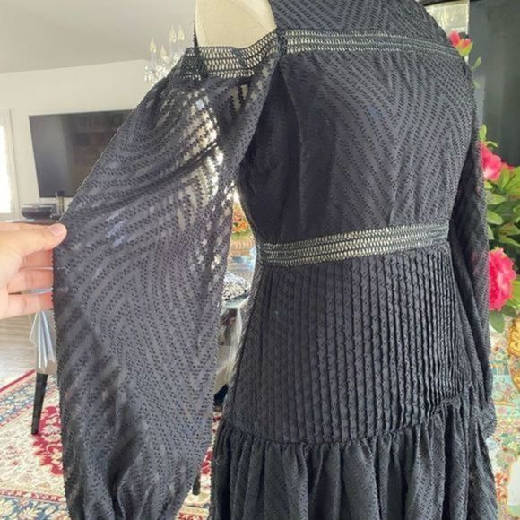 049Romeo and Juliet Couture cold shoulder Medium NWT - Picture 8 of 13